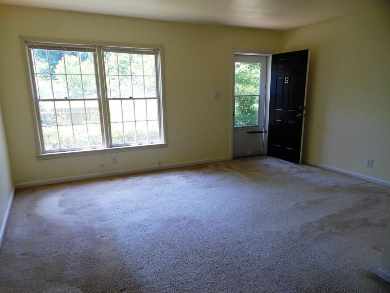 2527 Hydraulic Rd #52 - Photo 3 of 8