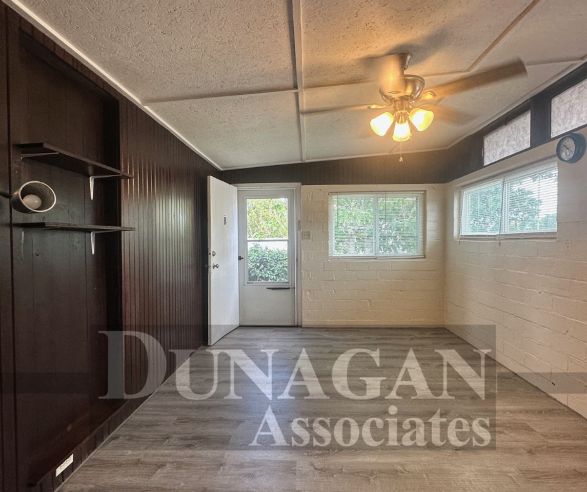 505 N Halagueno St #B - Photo 2 of 8