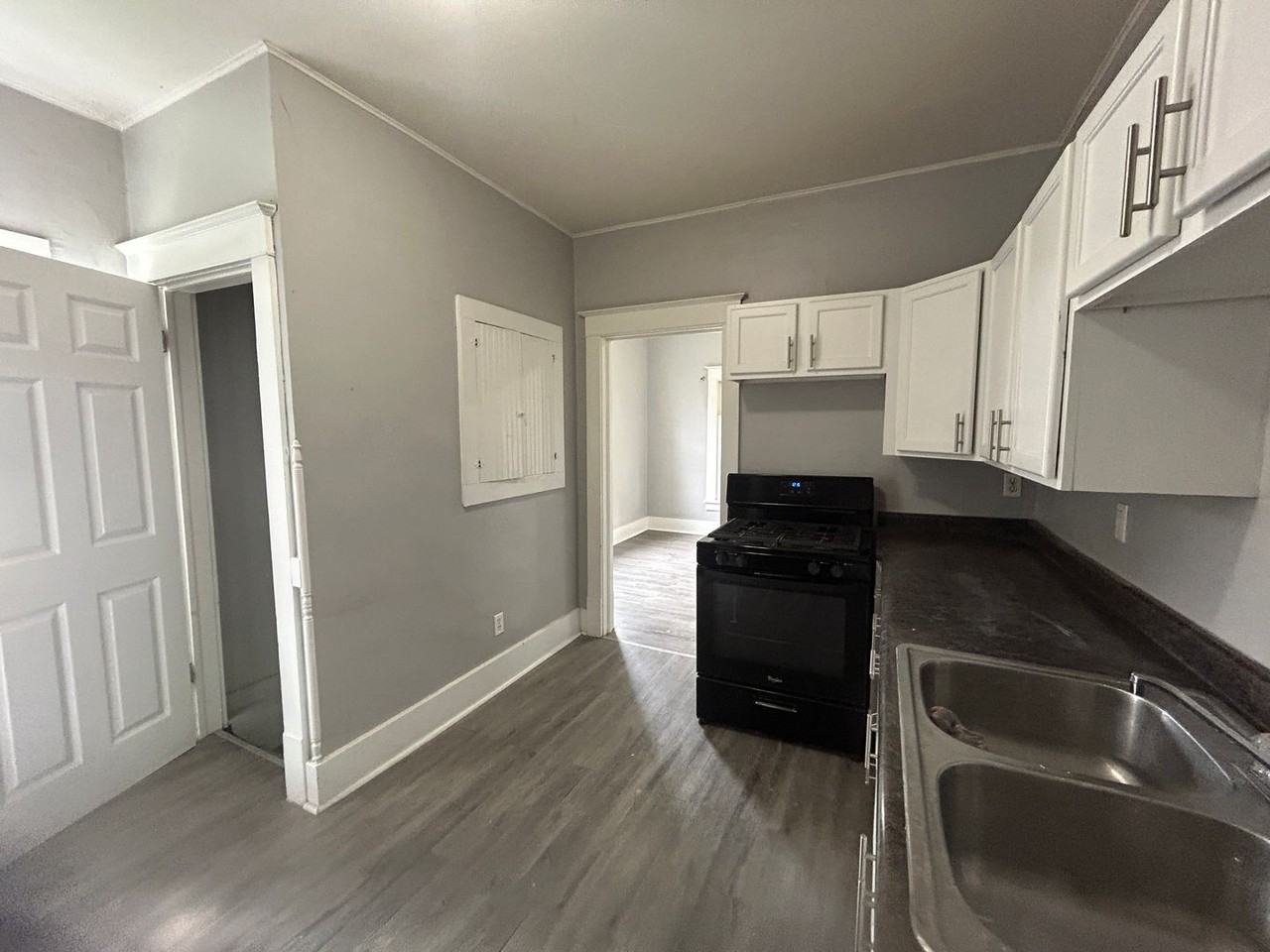 1454 18th St - Photo 4 of 11