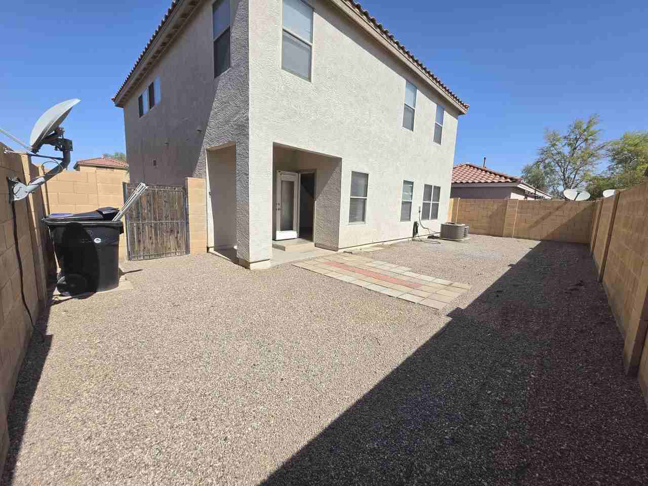 1137 S Fargo Ct - Photo 3 of 24