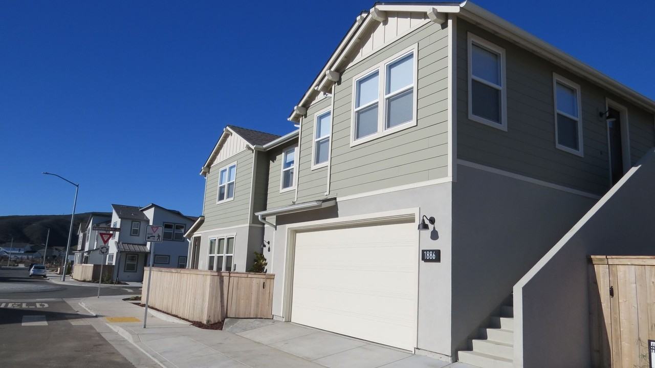 1886 San Luis Ranch Rd - Photo 2 of 7
