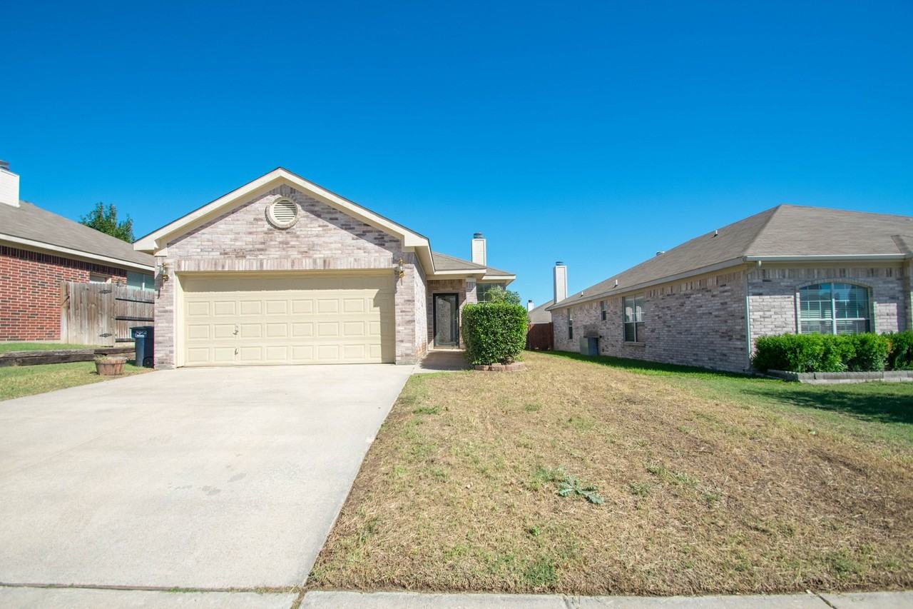 6316 Downeast Dr - Photo 2 of 25