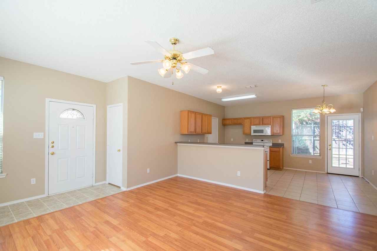 6316 Downeast Dr - Photo 5 of 25