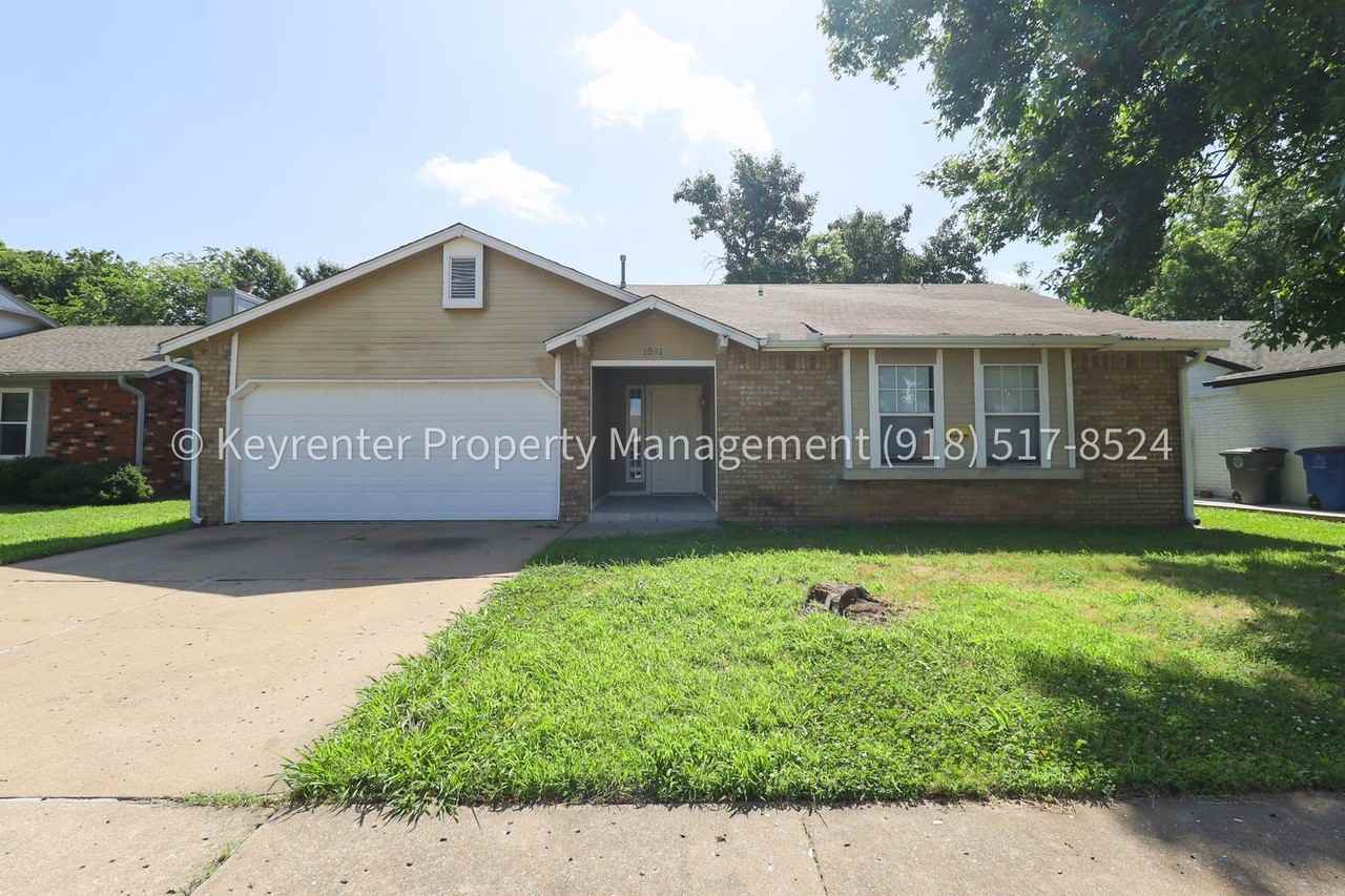 1541 S 137th East Ave - Photo 2 of 30