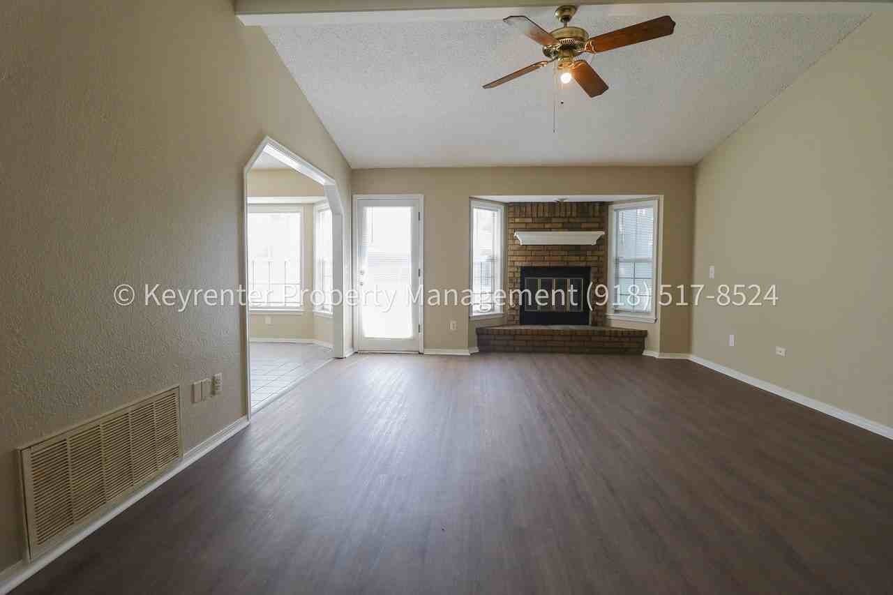 1541 S 137th East Ave - Photo 5 of 30
