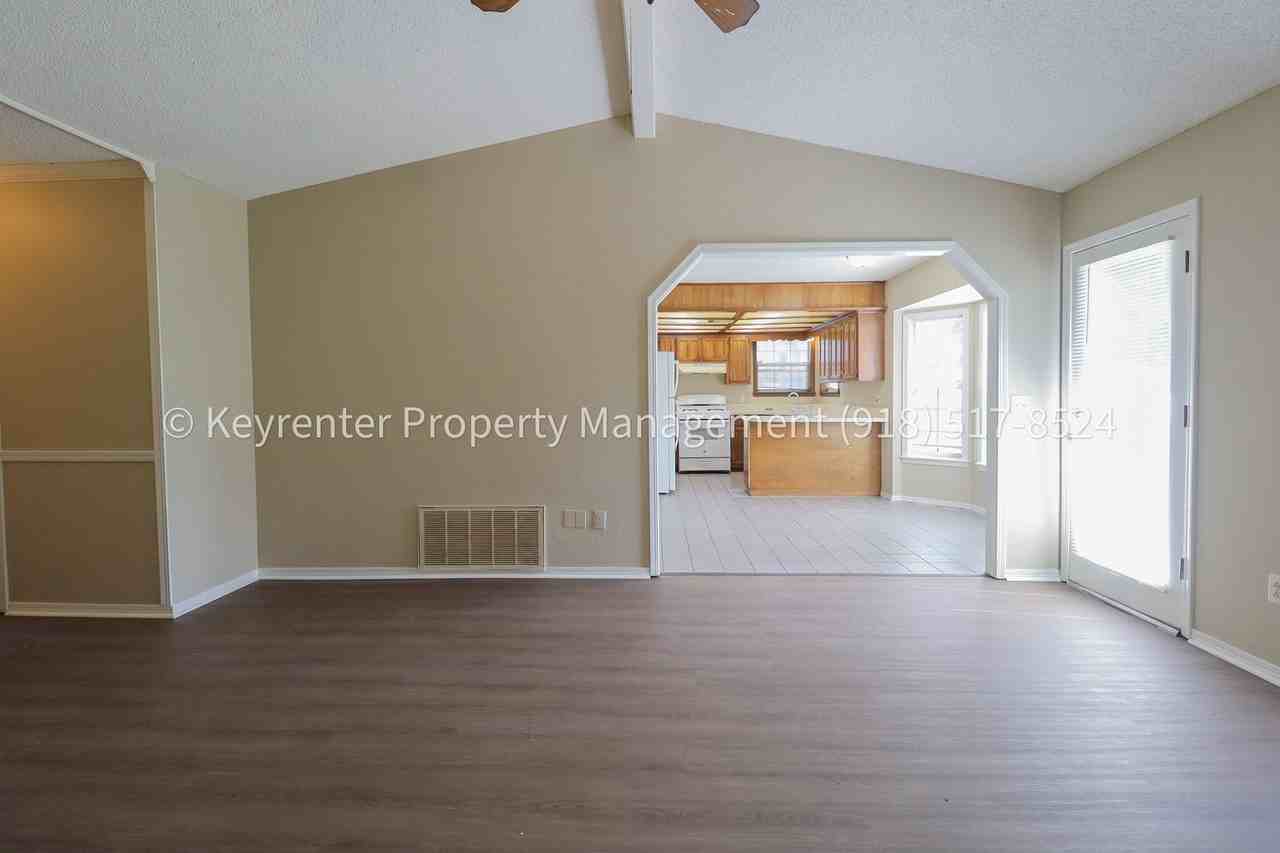 1541 S 137th East Ave - Photo 7 of 30