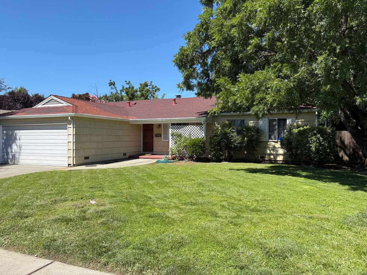 749 Anderson Rd - Photo 3 of 3