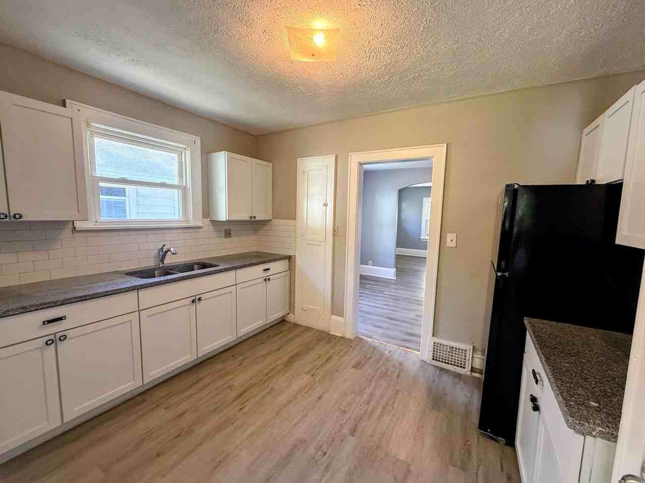 751 Merton Ave - Photo 7 of 14