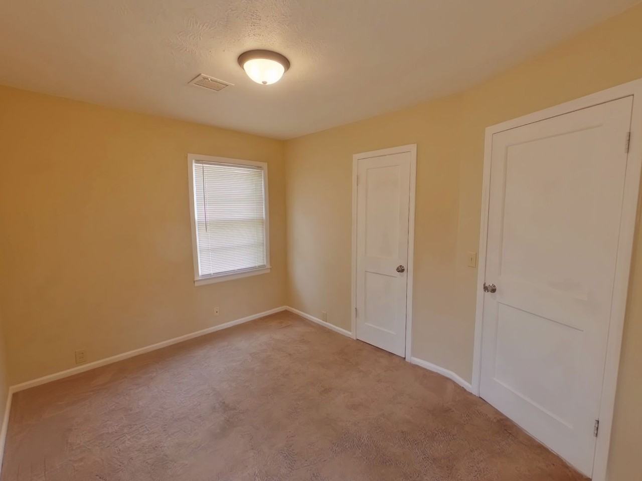 1548 N Pinecrest St - Photo 5 of 7