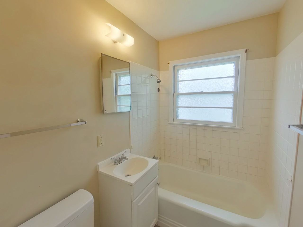 1548 N Pinecrest St - Photo 6 of 7