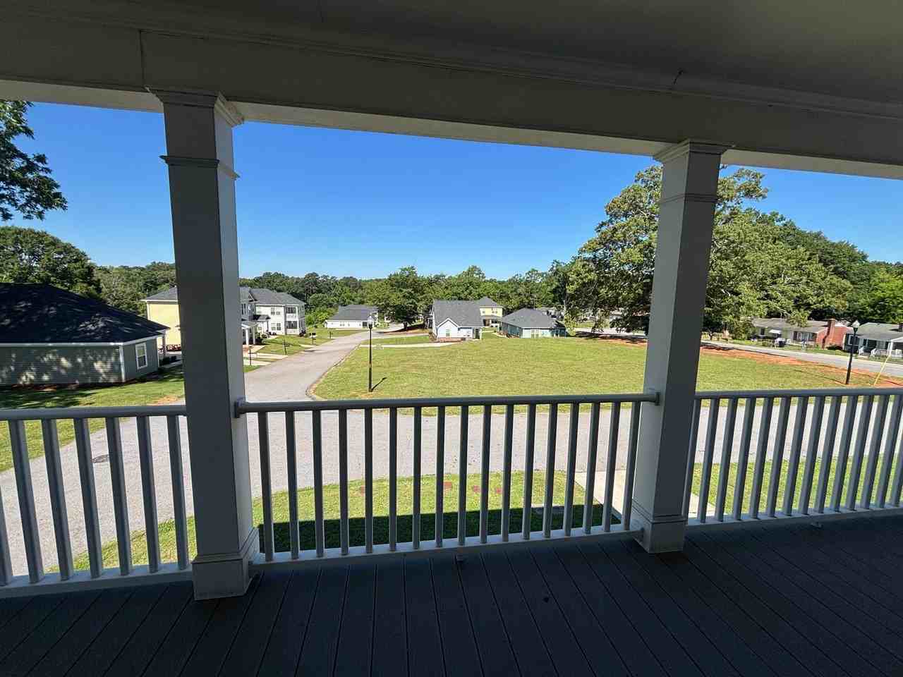 302 Royalview Dr - Photo 6 of 10
