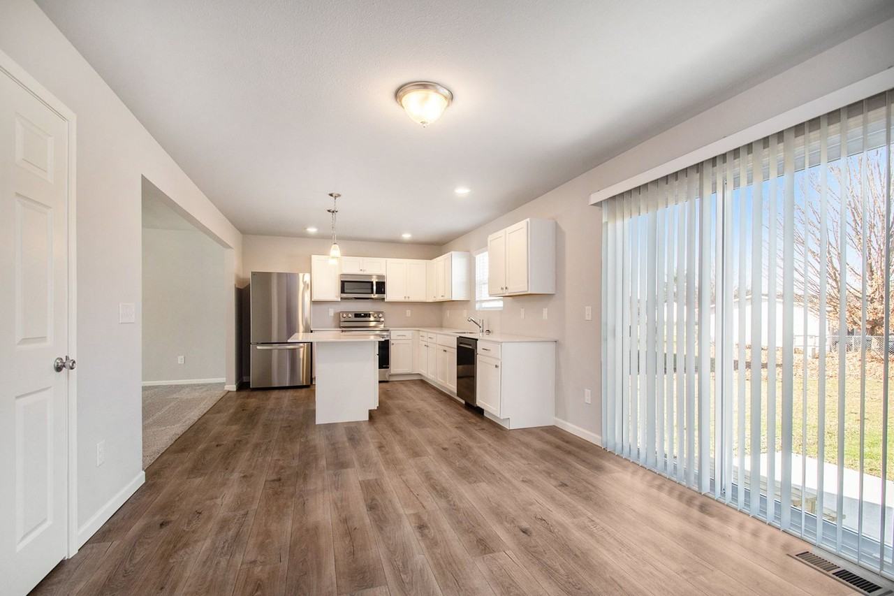 Spring Meadows Ct - Photo 2 of 23