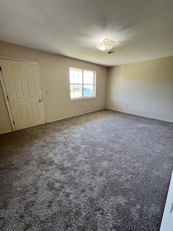 101 101 & 103 Teakwood Drive - Photo 4 of 7