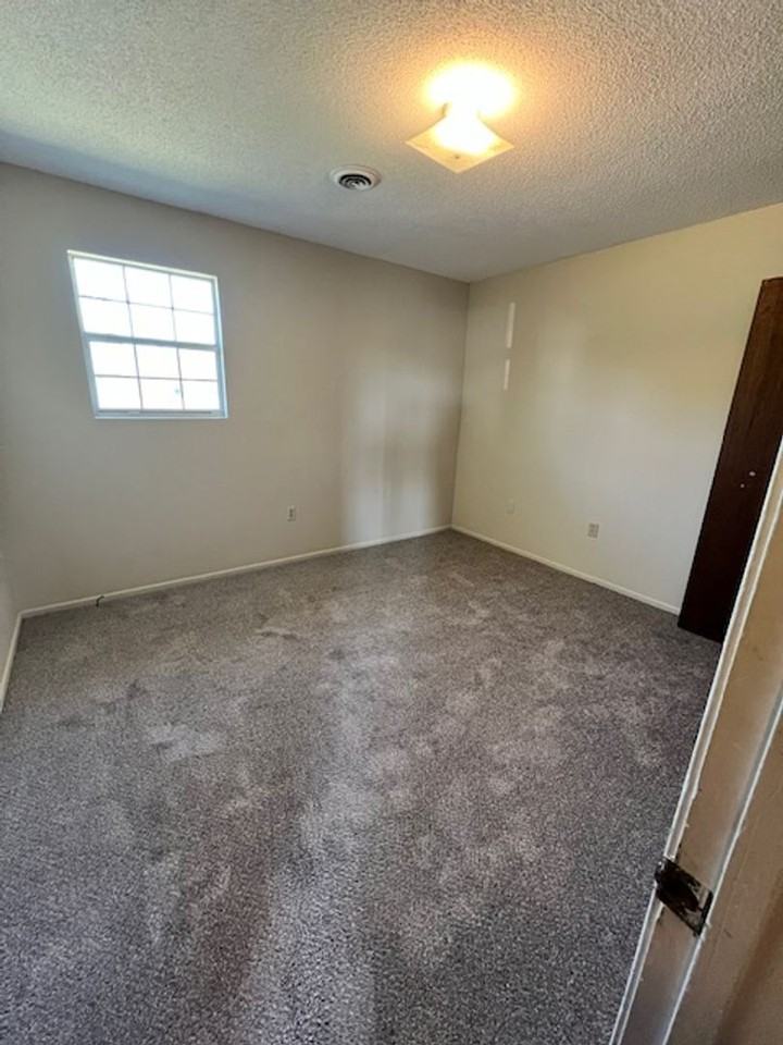101 101 & 103 Teakwood Drive - Photo 5 of 7
