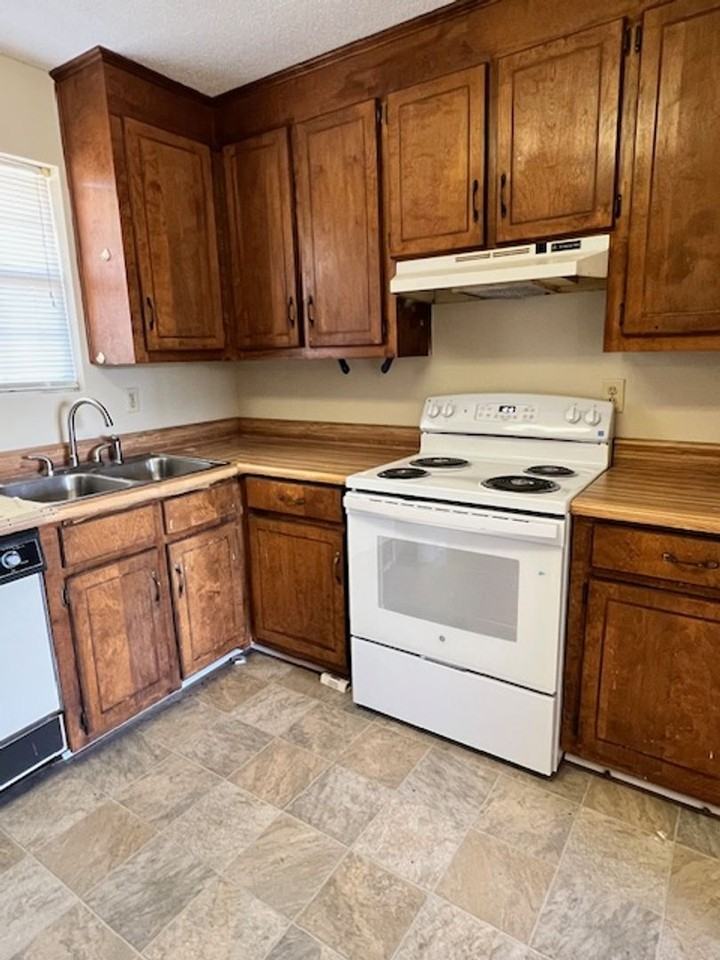 101 101 & 103 Teakwood Drive - Photo 6 of 7