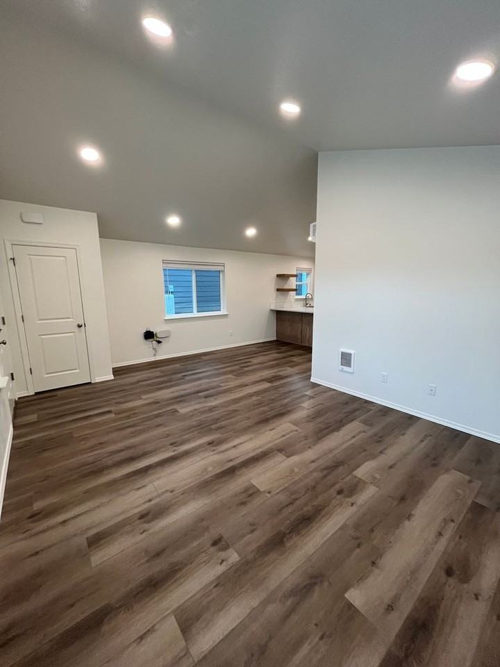3662 S Penn Pl - Photo 3 of 4