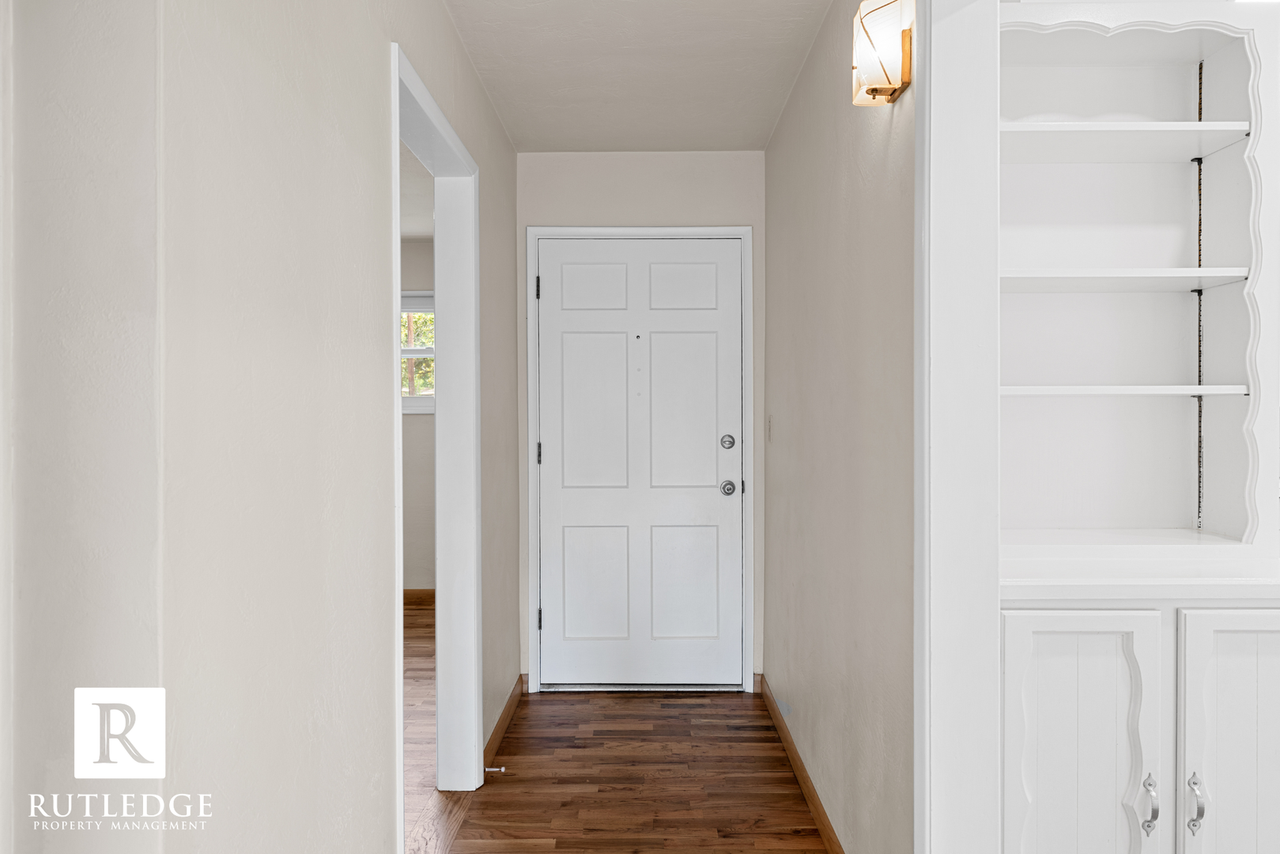 2000 Westerlund Dr - Photo 6 of 27