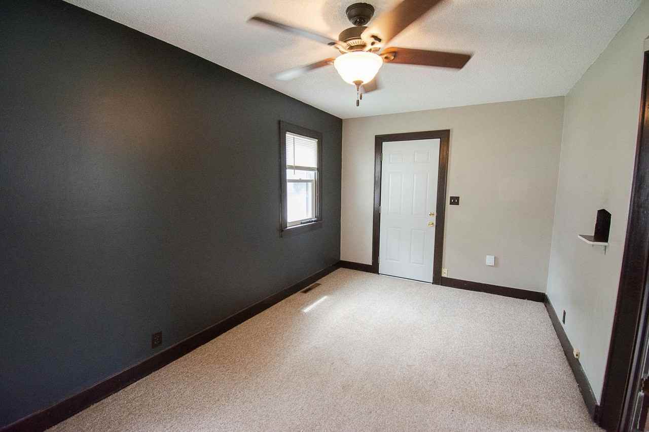 1206 10th St Ne - Photo 4 of 21