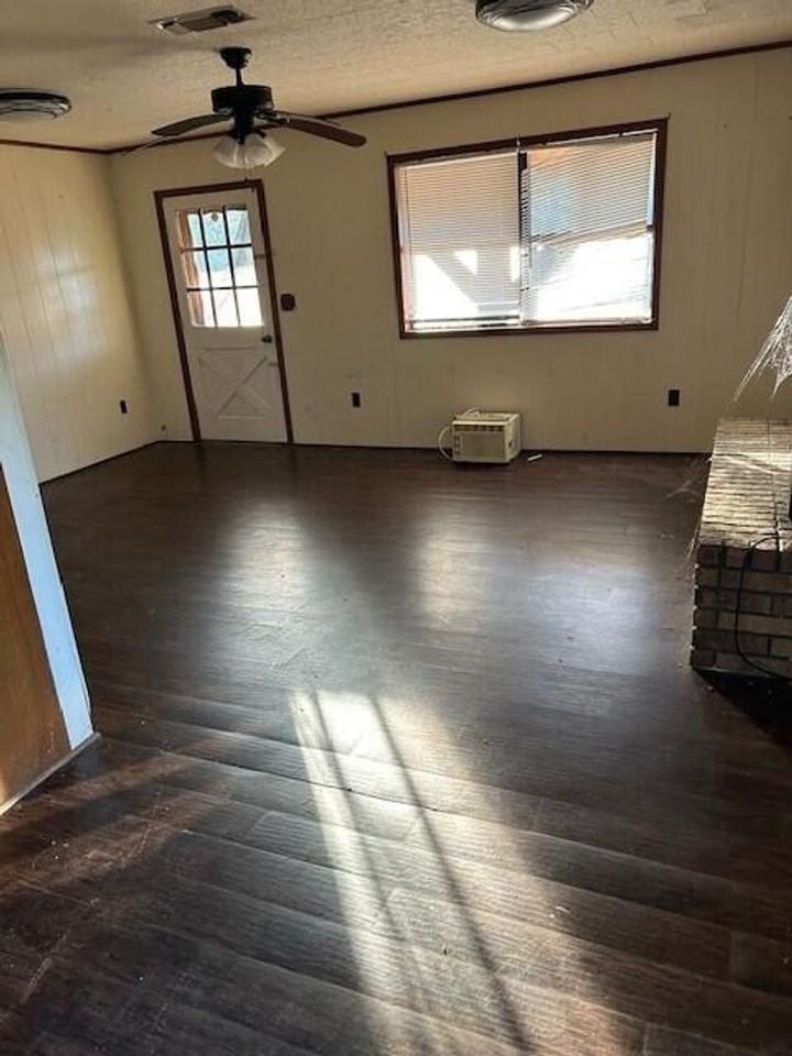 446 Earl Perkins Rd - Photo 2 of 11