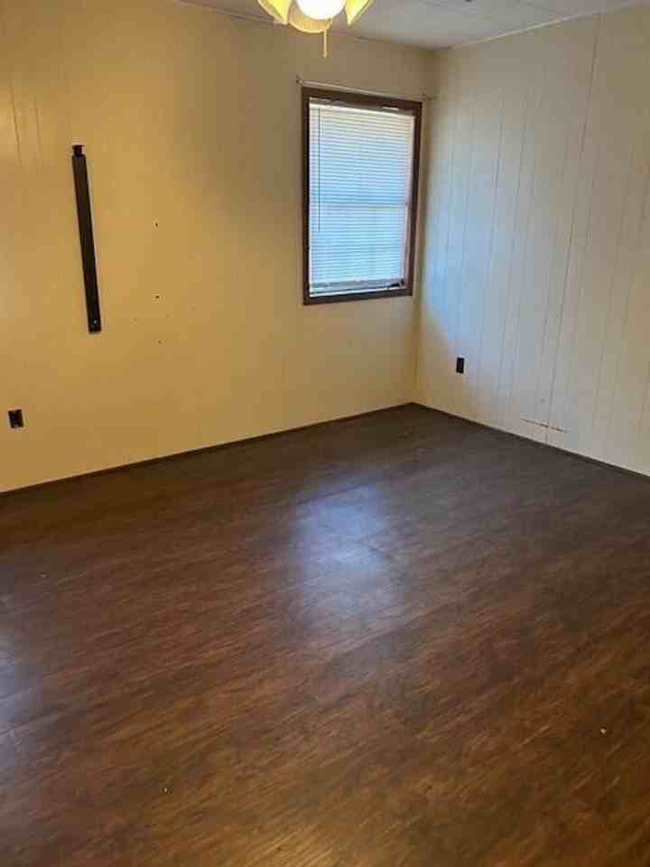 446 Earl Perkins Rd - Photo 5 of 11
