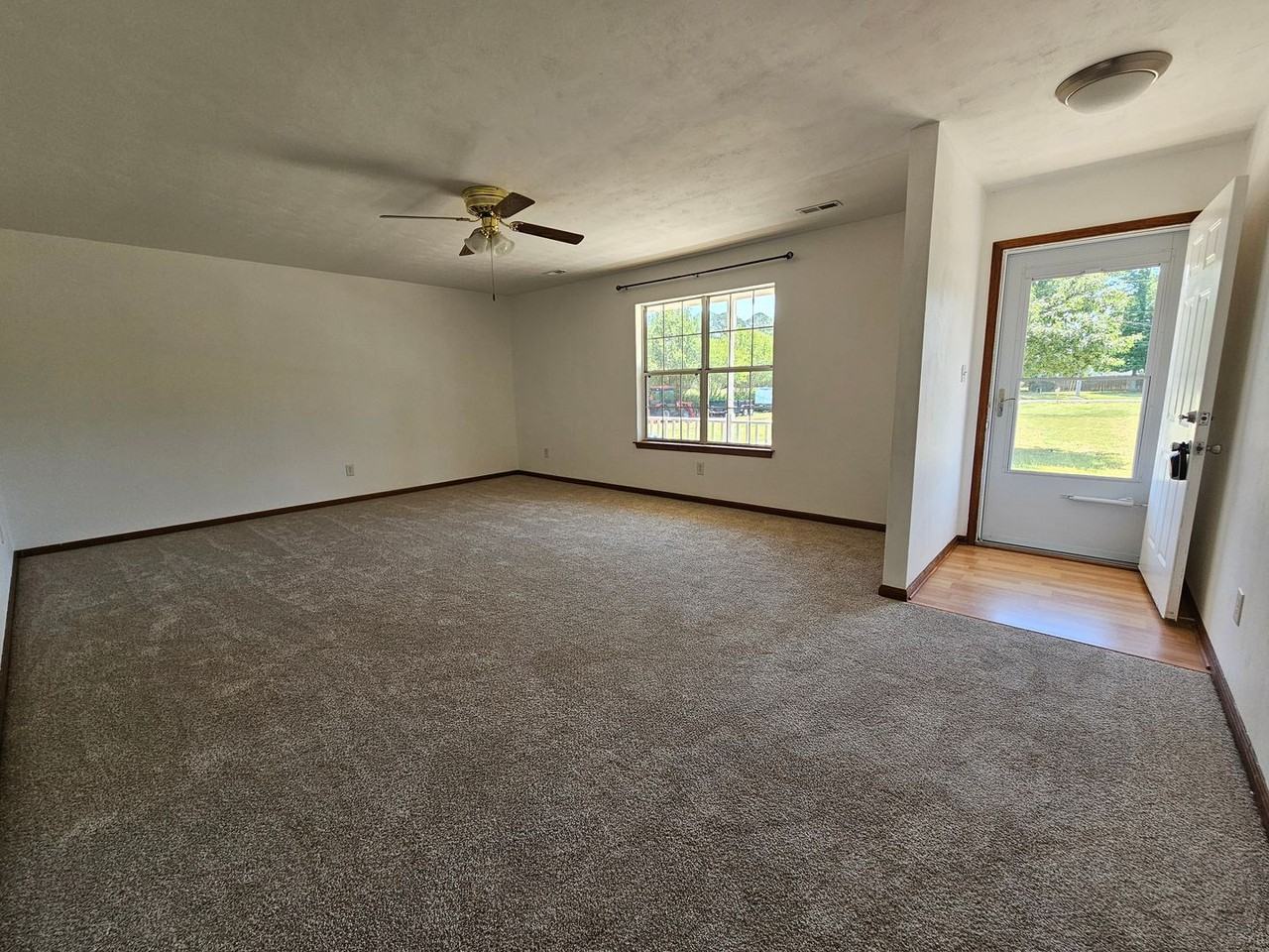 2164 Shipyard Rd - Photo 7 of 26