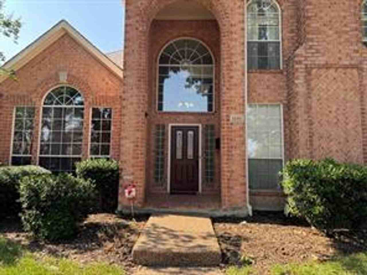 1100 Hunters Creek Dr - Photo 2 of 38