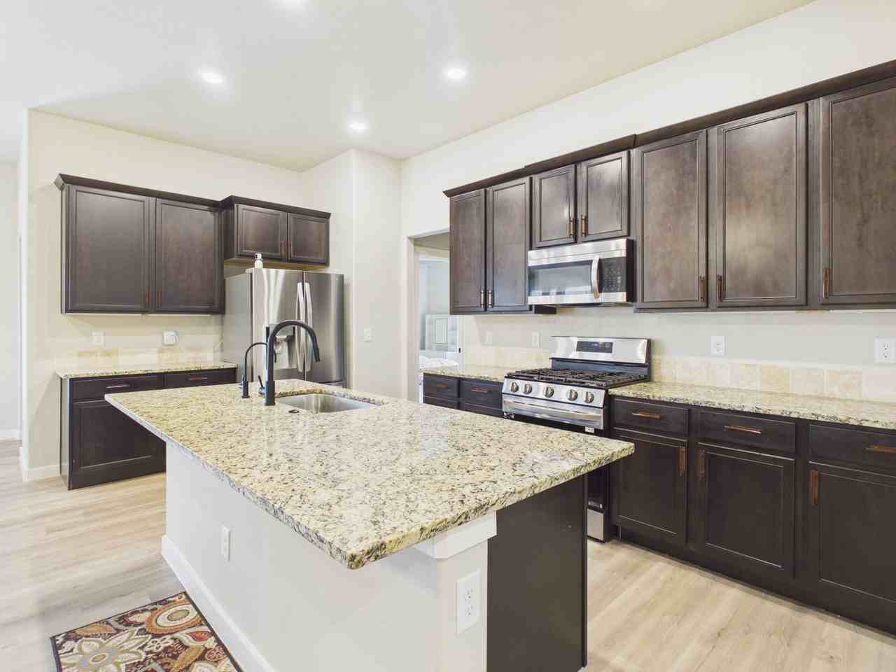 7603 John Thomas St - Photo 4 of 24