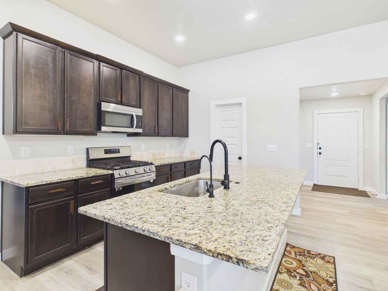 7603 John Thomas St - Photo 5 of 24