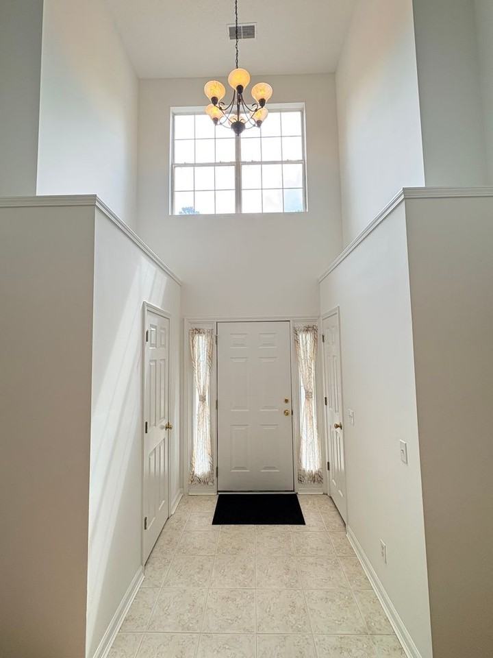 390 Gardners Cir - Photo 3 of 28