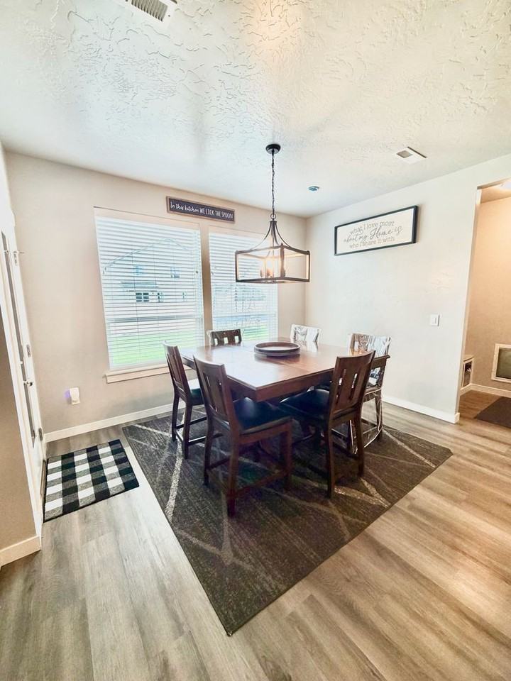 13835 S Baroque Ave - Photo 5 of 33