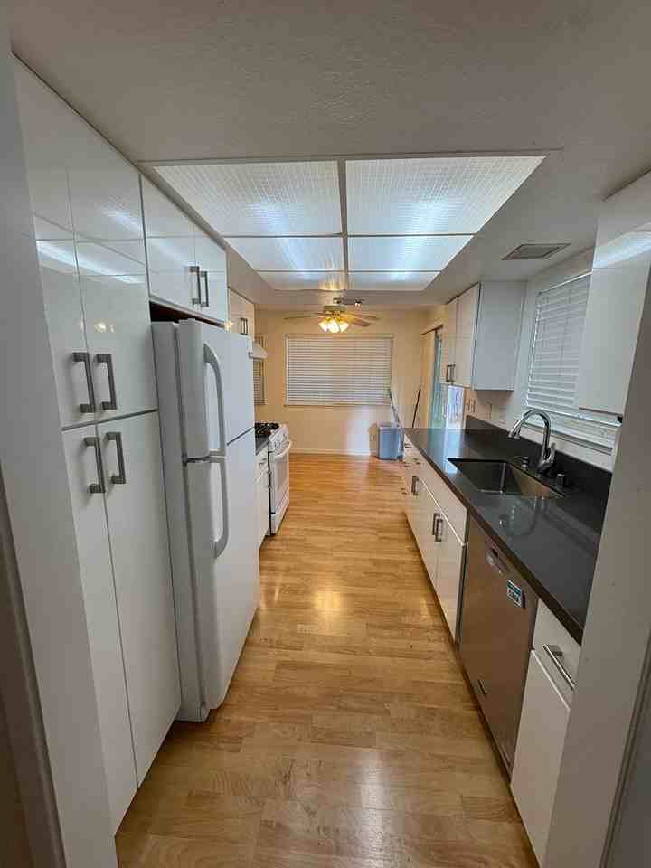 628 Saratoga Ct - Photo 6 of 22