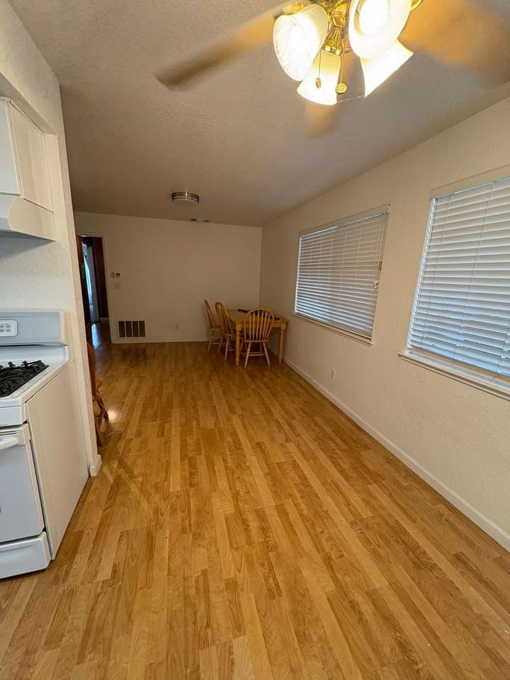 628 Saratoga Ct - Photo 7 of 22
