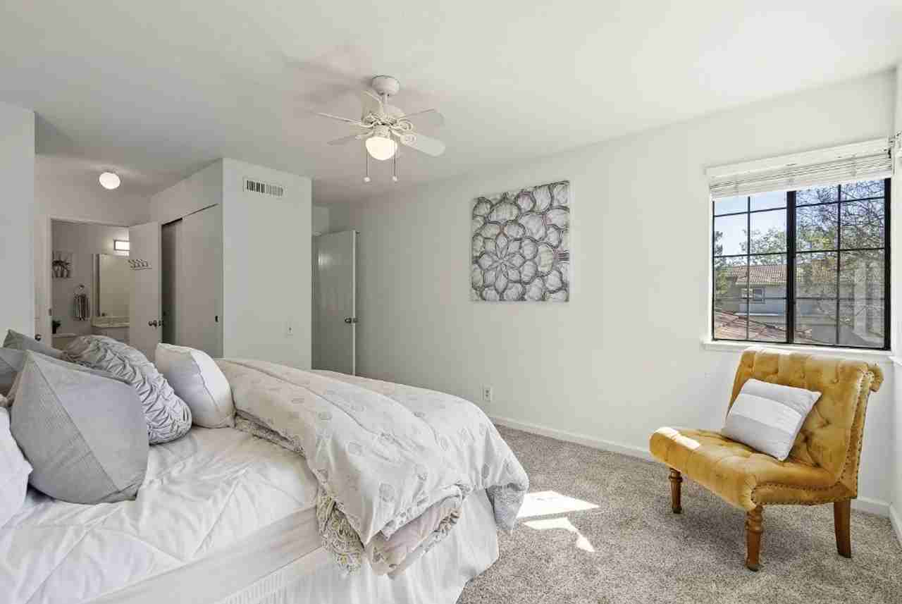414 Colony Crest Dr - Photo 4 of 11