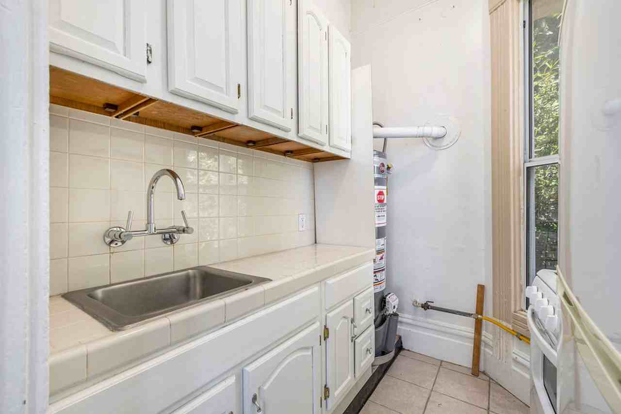 1315 Chestnut St #1 - Photo 5 of 11