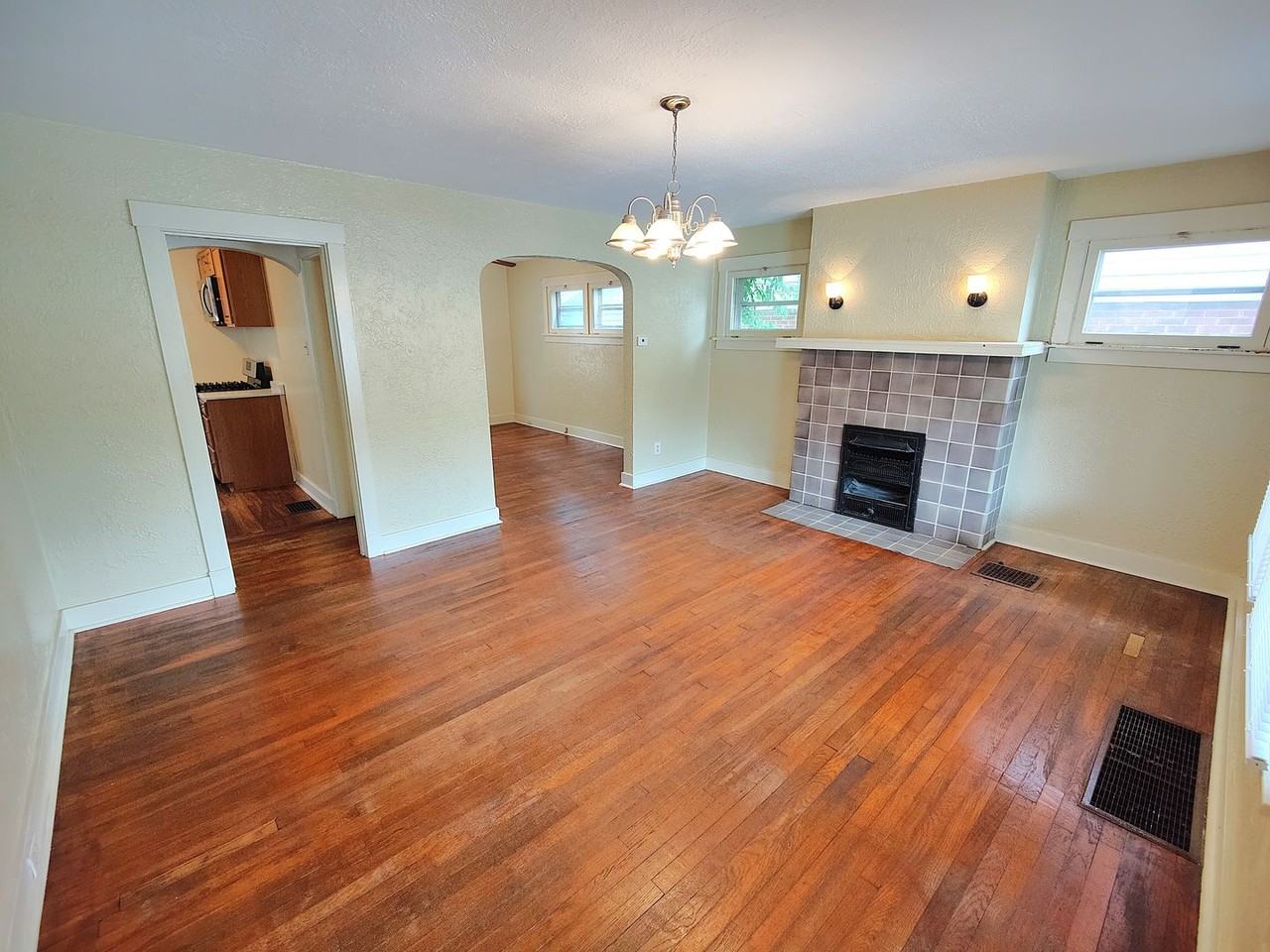 1237 Brookline Blvd - Photo 3 of 29