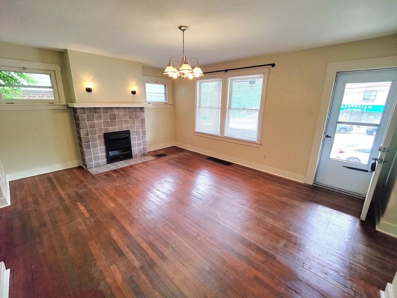 1237 Brookline Blvd - Photo 4 of 29