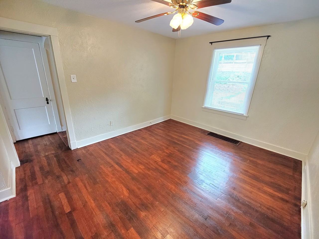 1237 Brookline Blvd - Photo 6 of 29