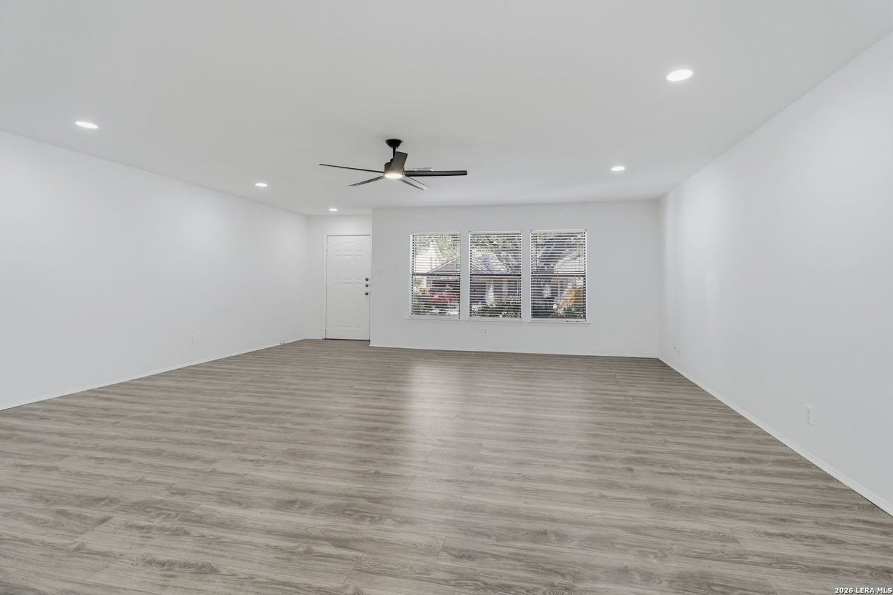 3909 Davenport - Photo 4 of 23