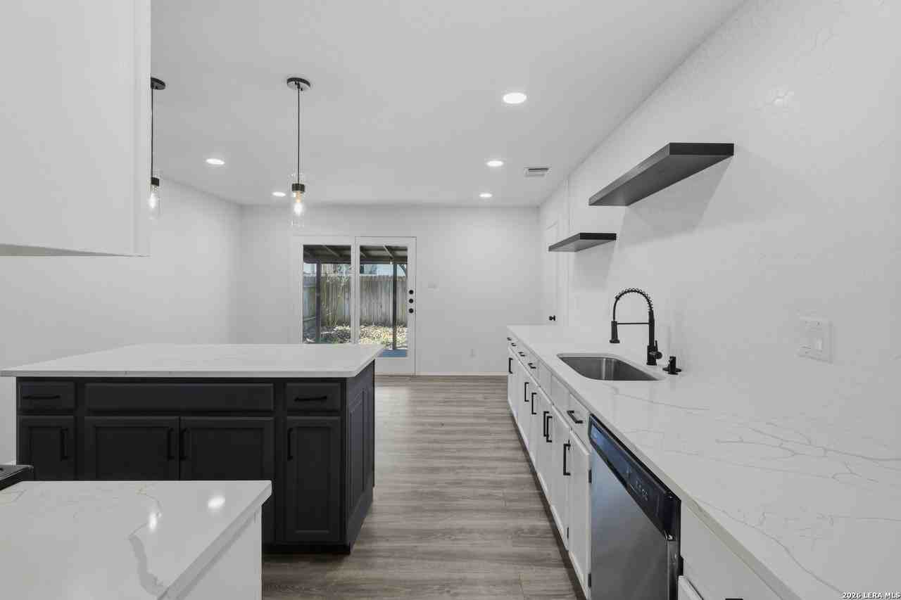 3909 Davenport - Photo 7 of 23