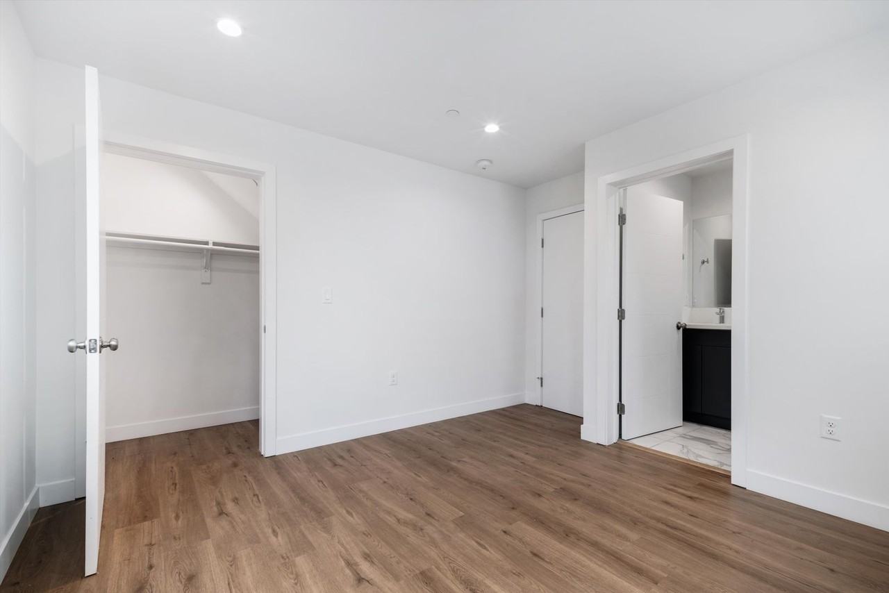 332 N Alexandria Ave - Photo 7 of 14