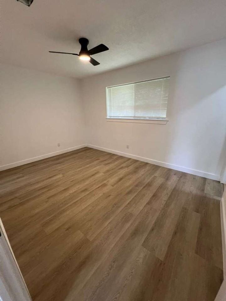 7726 Spinet St - Photo 6 of 9