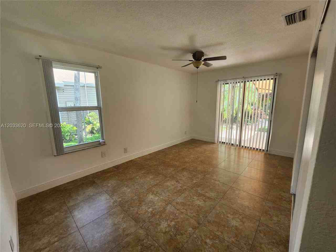 1631 Sw 129th Way #0 - Photo 3 of 10