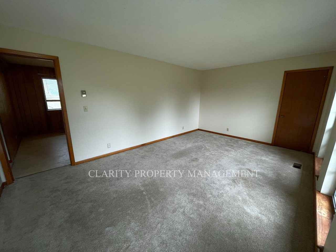 1117 Ridgetop Dr - Photo 3 of 14