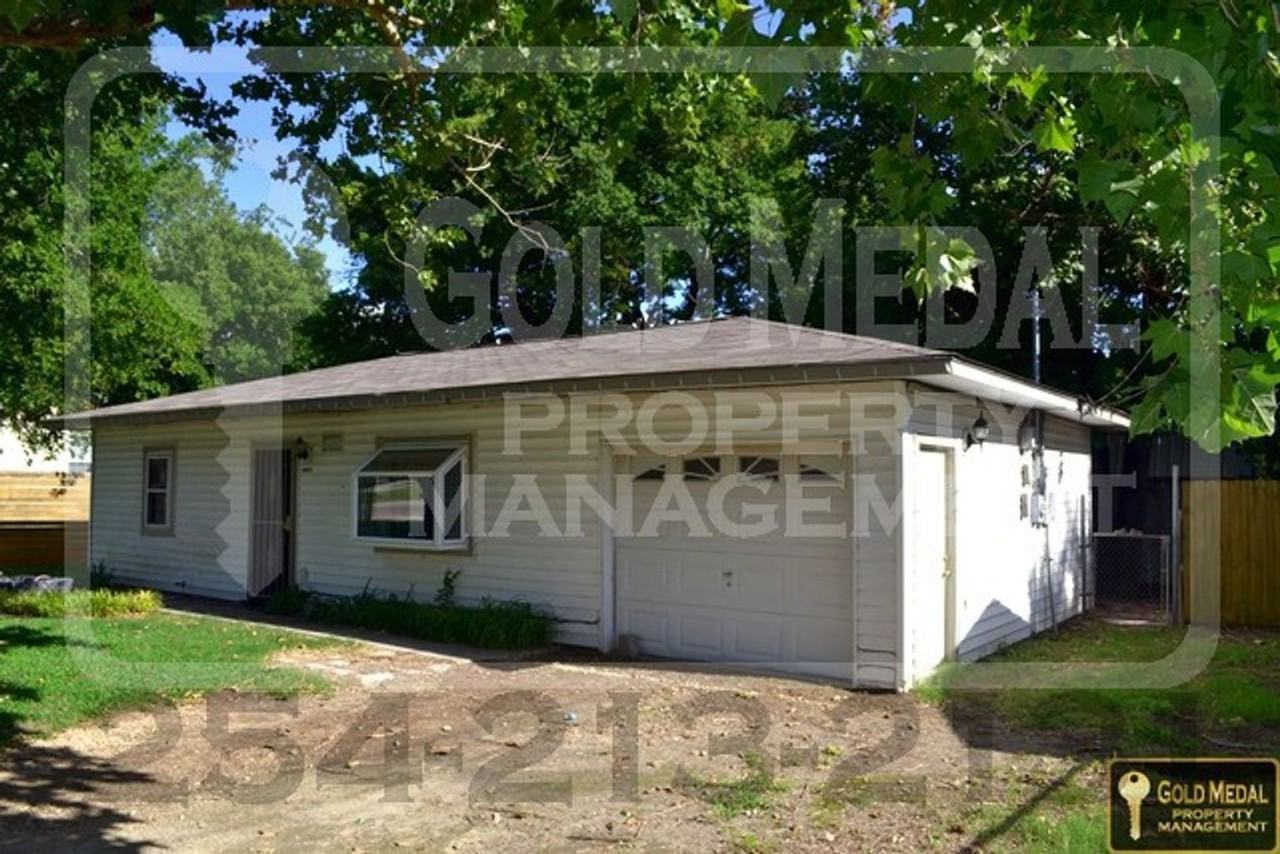 1208 E Avenue H - Photo 3 of 19