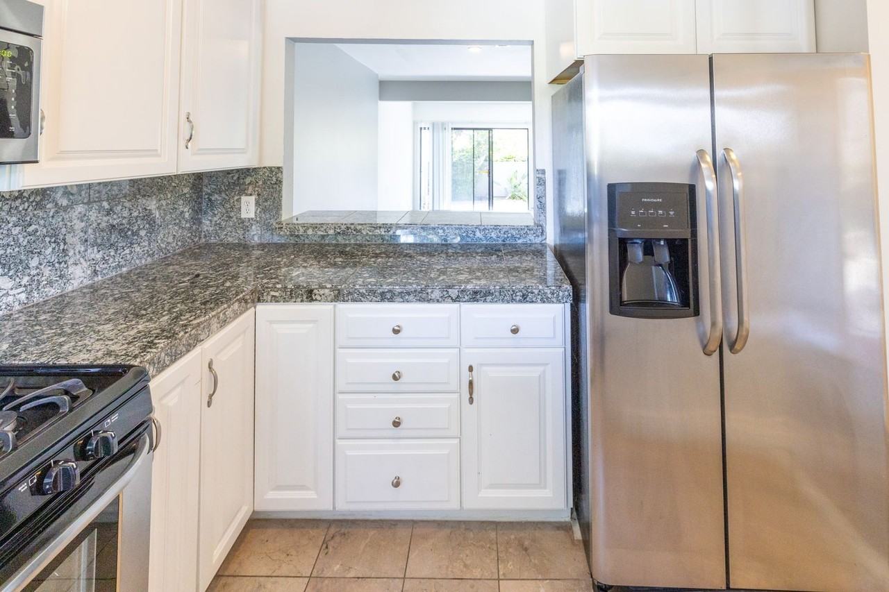 996 Silverado Ct - Photo 2 of 22