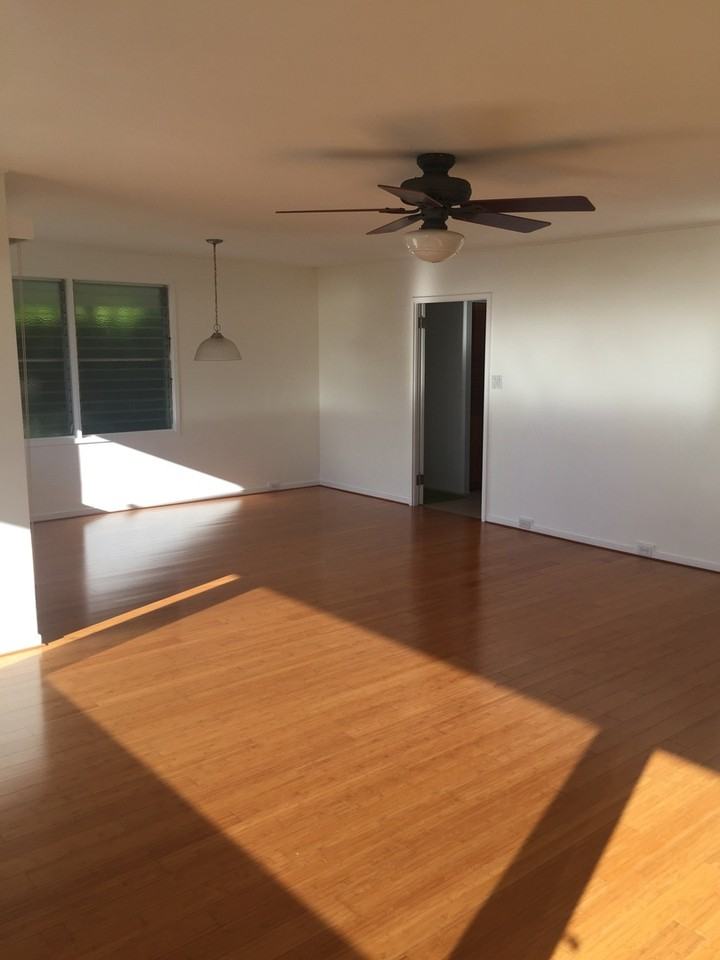 2668 Peter St - Photo 5 of 16