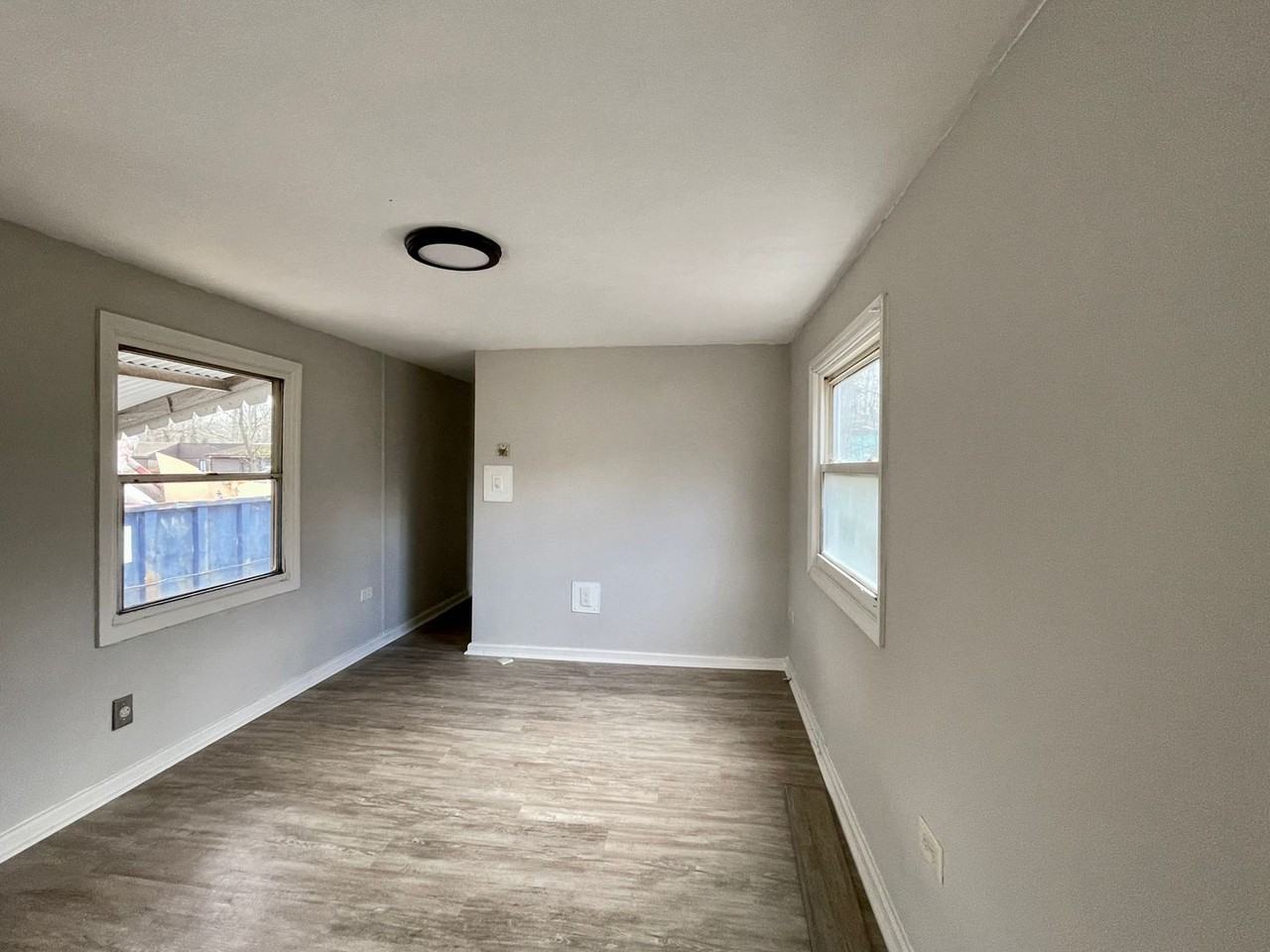 7413 John St - Photo 5 of 12