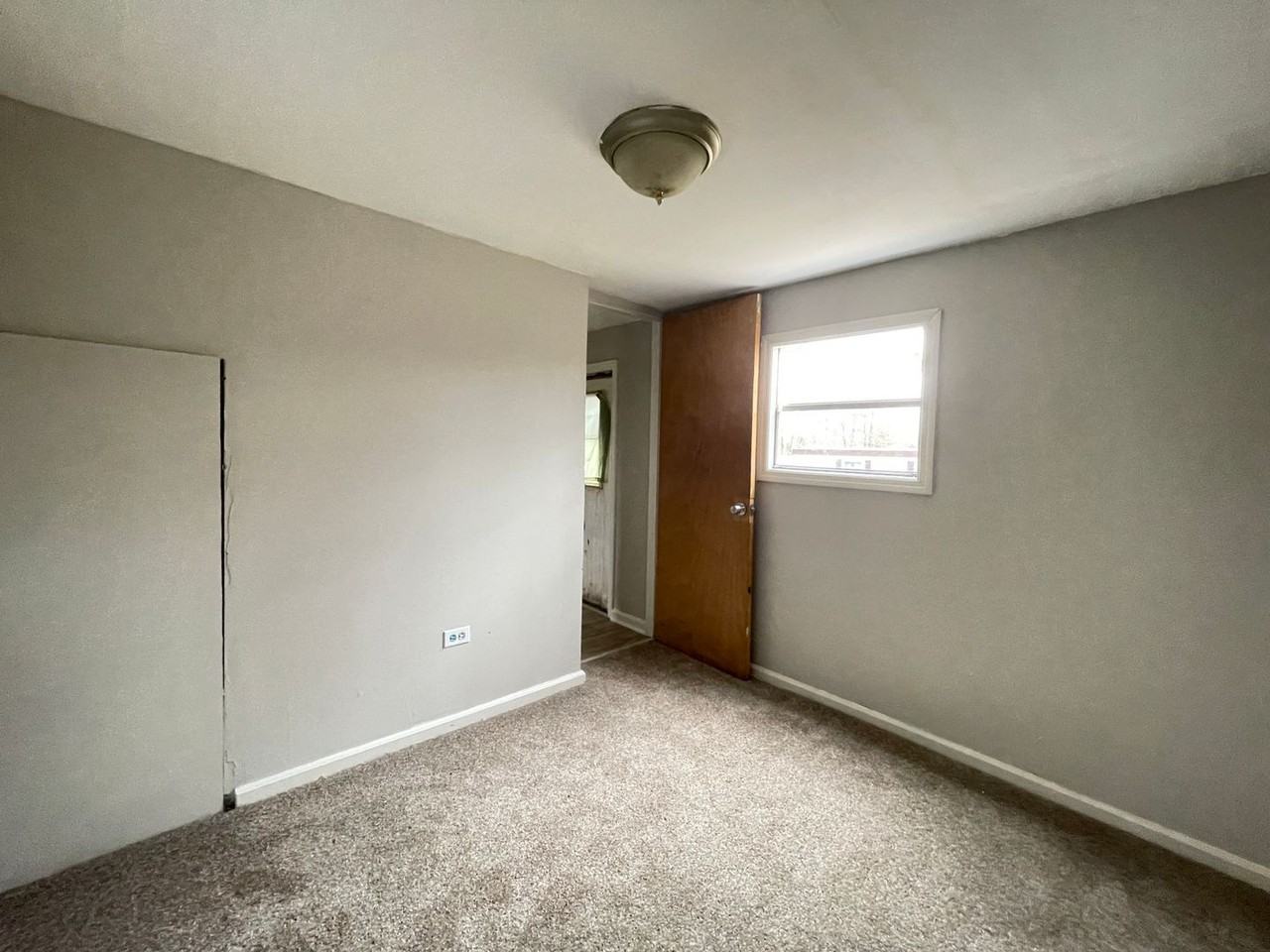 7413 John St - Photo 6 of 12