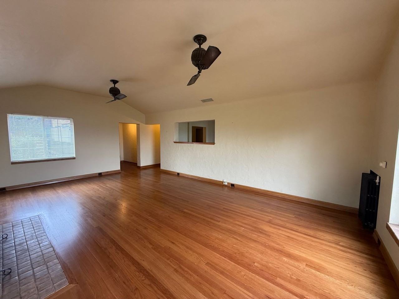 230 W Cliff Dr - Photo 3 of 20