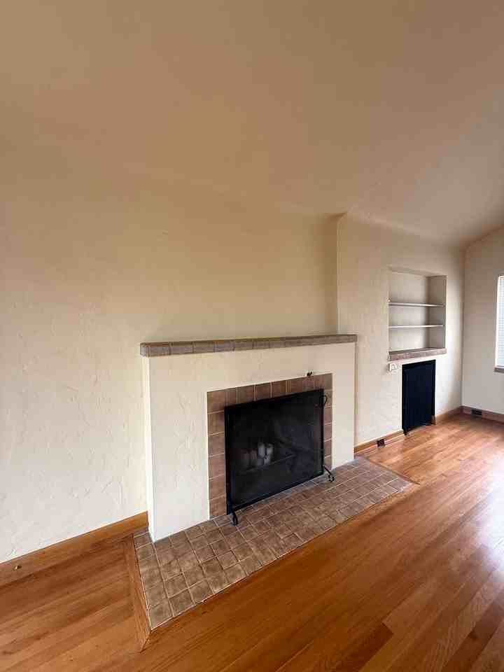 230 W Cliff Dr - Photo 4 of 20